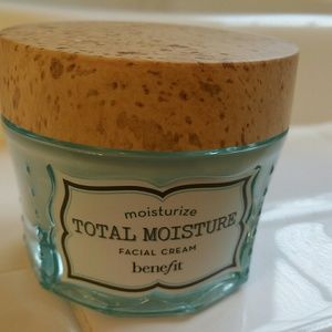 Benefit  moisturizer